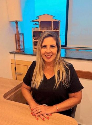 Renata Zani de Oliveira Franco — Psicóloga — Especialista em TCC